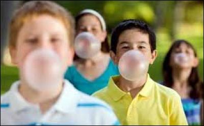 Si un élève mâche un chewing gum en classe. Que fais-tu ?