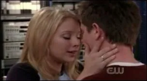 Qui est la jeune fille avec Micro sur la photo ? (saison 4)