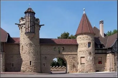 L'arrivée d'un régiment de Forbach nous a privé d'une bonne partie de messe.