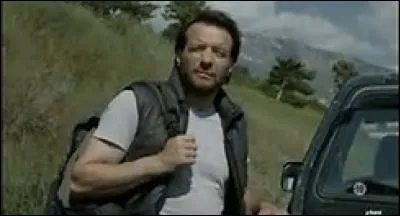 Quelle est la profession d'Alex Hugo ?