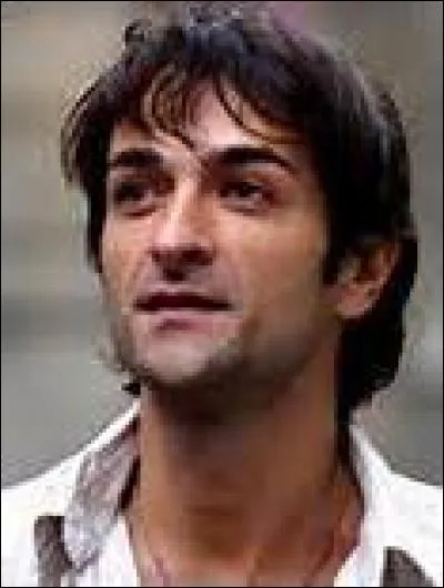 Comment s'appelle le sup&eacute;rieur d'Alex et d'Angelo ?