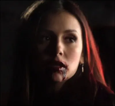 Grâce à qui Elena récupère-t-elle son humanité ?