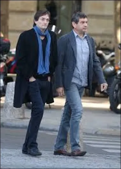 En 2010, Pierre Palmade confirme son homosexualité. Pourtant en 1995, il avait épousé une chanteuse avant de divorcer six ans plus tard. De qui s'agit-il ?