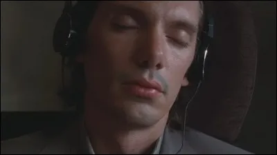 Lorsqu'aucun composé spécial n'est utilisé, combien de fois les fonctions cérébrales sont-elles accélérées dans un rêve ?