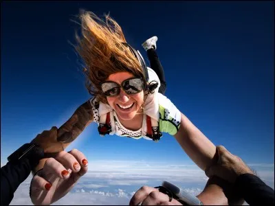 Que risquent les femmes célibataires qui font du parachute le dimanche ?