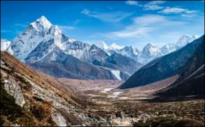 Quelle est la plus haute chaîne de montagnes au monde ?