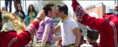 Pour qui Kurt avait-il le béguin à la saison 1 ?