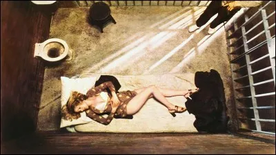 Dans quel pays les victimes des viols sont-elles mises en prison si elles refusent de témoigner contre leurs agresseurs ?