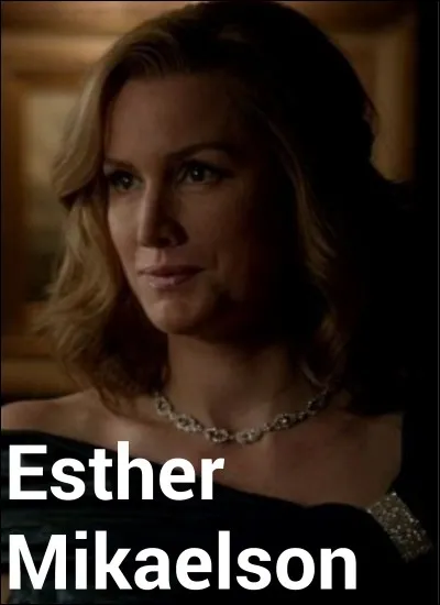 Qui joue le rôle d'Esther ?