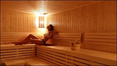 Après combien de minutes un type est-il mort lors d'une compétition de sauna en 2010 ?