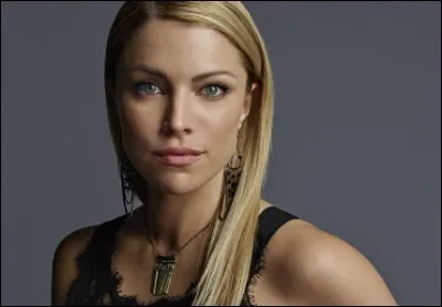 Qui joue le rôle de Mary Louise ?