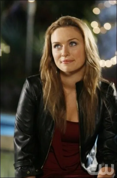 Qui joue le rôle de Julia ?