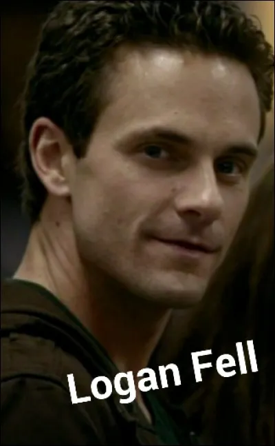 Qui joue le rôle de Logan ?
