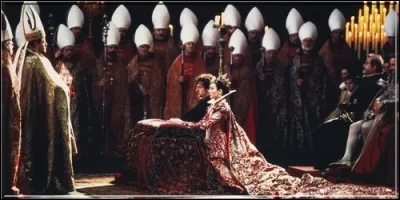 En réalité, le mariage entre Henri de Navarre et Marguerite de Valois a eu lieu sur le parvis de Notre-Dame et non à l'intérieur de la cathédrale, car Henri, n'étant pas encore un catholique converti, ne pouvait y entrer. 
Quel film montre cette incohérence ?