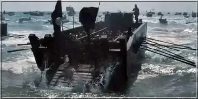 Non, non, cette photo n'est pas tirée d'un film sur le débarquement de 1944, mais d'un film médiéval qui se déroule au temps de Richard Cur de Lion. 
Il s'agit de :