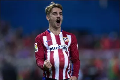 Contre quelle &eacute;quipe marque-t-il un but en le d&eacute;dica&ccedil;ant &agrave; sa fille, Mia, n&eacute;e la veille ?