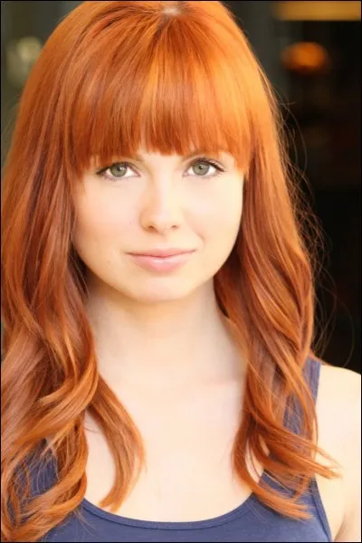 Quel personnage joue Galadriel Stineman ?