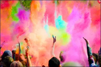 De quelle couleur le téléphone de Matteo est-il ?