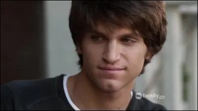 Avec qui Toby sort-il en ce moment ?