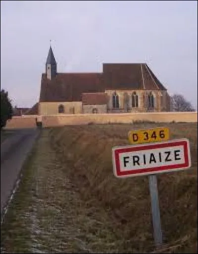 Nous poursuivons notre route qui nous entraîne à l'entrée de Friaize. Commune Eurélienne, elle se situe en région ...