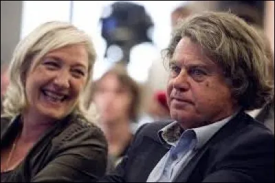 Marine Le Pen crache sur les partis... Elle envoit des propos très sèchemant et ensuite son Collard, sûr, les mouilles !