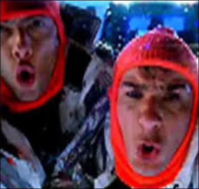 Michel Youn a chanté "Fout ta cagoule" mais j'ai plutôt envie de lui donner le conseille suivant : "Mets ta casquette ! "