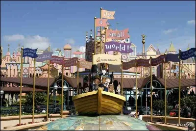Où l'attraction "It's A Small World" se situe-t-elle ?
