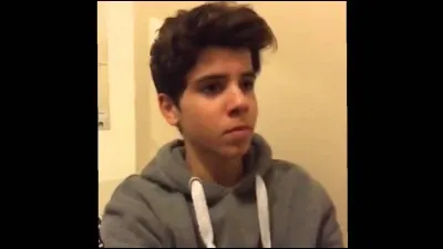 A-t-il une petite copine ?