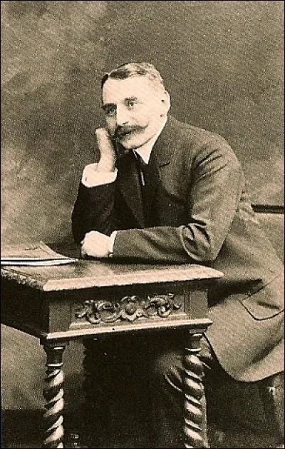 Fondateur des magasins Casino à Saint-Étienne, on a donné son nom au stade de foot.