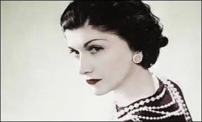 Créatrice de haute couture, connue aussi pour ses parfums.