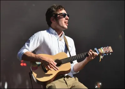 Comment a-t-il appris à jouer de la guitare ?