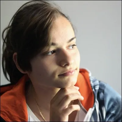 Qui est cette youtubeuse ?