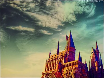 Dans HP2, certaines des marches à l'extérieur du château étaient en bois.