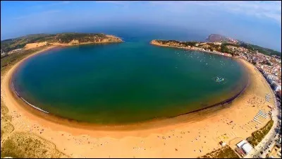 Où se situe cette plage ?
