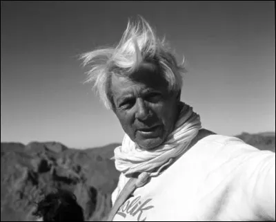 Il a été alpiniste, mais aussi écrivain. On lui doit "Premier de cordée" ou encore "La Grande Crevasse".