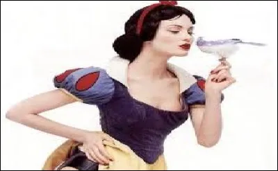 Qui est cette princesse au teint blanc comme la neige et au cheveux noirs comme l'ébène (pour une fois notre princesse n'est pas blonde) ?