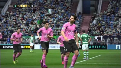 Quel joueur brésilien était numéro 10 au FC Barcelone avant Messi ?