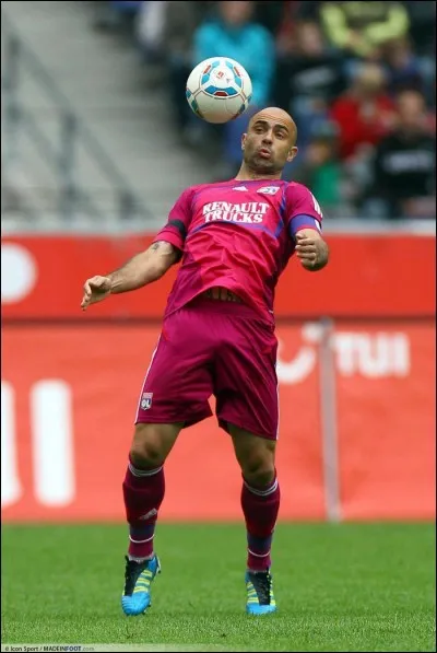 Cris a-t-il joué à l'OL ?