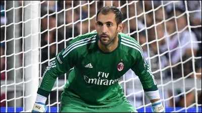 Diego López a-t-il joué à l'OL ?