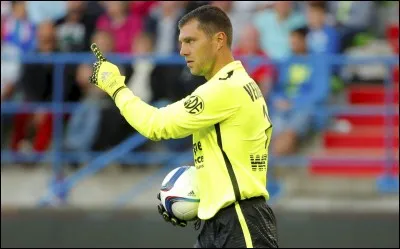 Rémy Vercoutre a-t-il joué à l'OL ?