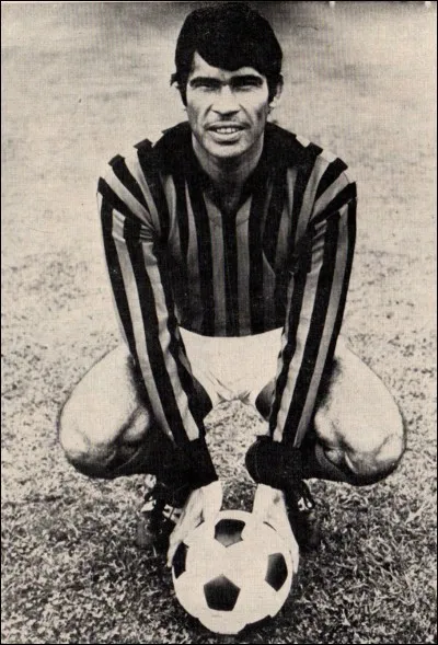 Nestor Combin a-t-il joué à l'OL ?