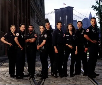 Après le dîner, nous optons pour une série policière, dans laquelle joue Kim Raver. Elle interprète une femme du nom de 'Kim Zambrano'. Quelle série regardons-nous ?