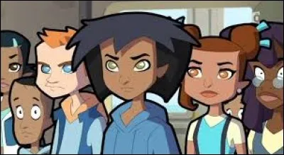 Avec quelle personne de sa famille Éloïse passe-t-elle beaucoup son temps ?