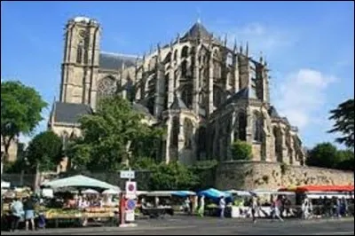 Sous l'Empire romain, quelle ville de la région Pays de la Loire était appelée "Vindunum" ?