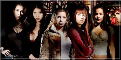 Ce remake d'un film d'horreur culte est sorti le 25 d&eacute;cembre. Cela devrait vous aider &agrave; trouver son titre si vous ne le connaissez pas ! Il s'agit de :