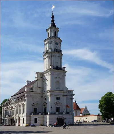 Dans quel pays se trouve Kaunas ?