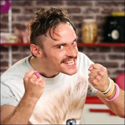 Qui est ce youtubeur ?