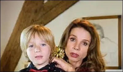 Comment Valentin appelle-t-il Caroline ?