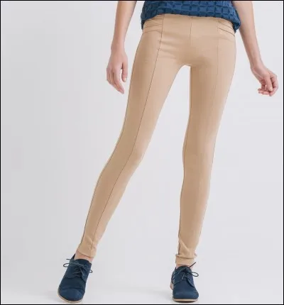 Lequel de ces vêtements la femme n'avait-elle pas le droit de porter jusqu'en 2013 ?