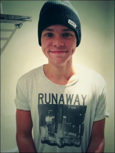 &Agrave; quel &acirc;ge a-t-il eu son premier baiser ?